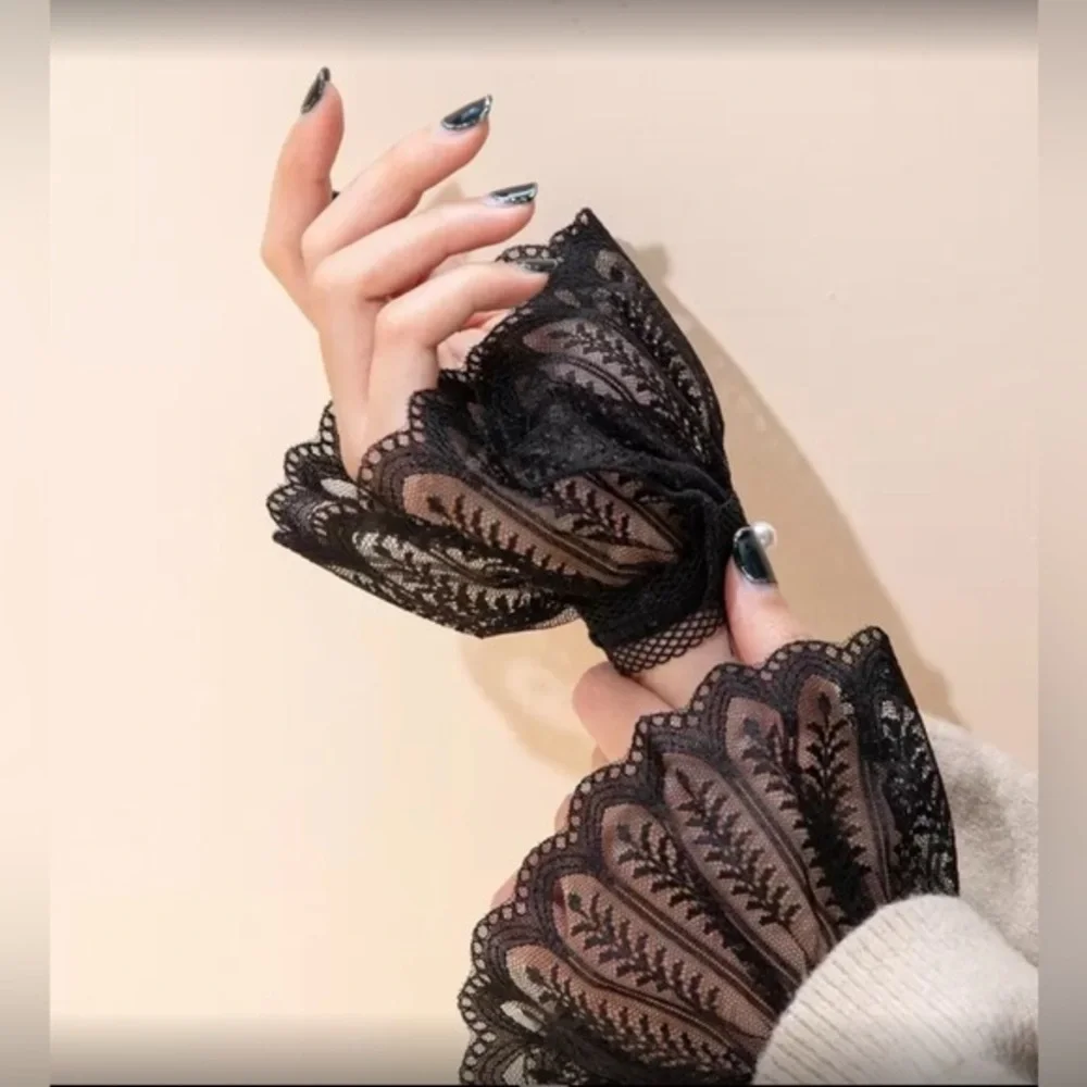✨NEW Elegant Black Lace Hollow Gloves Sleeves cuffs